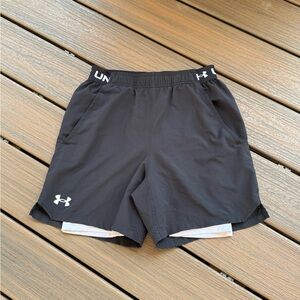 Under Armour Men's Black Lined Athletic Shorts
